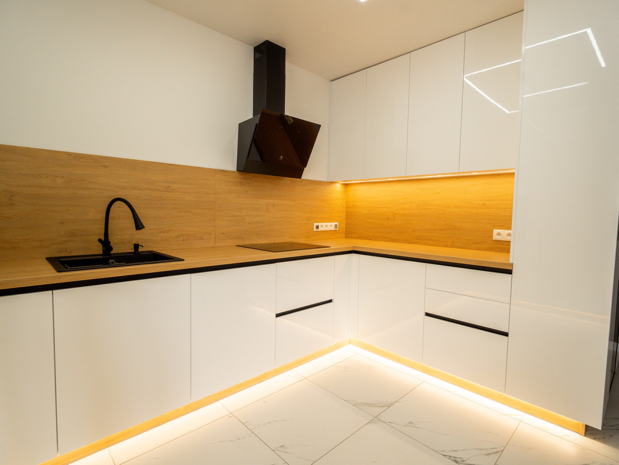 Biała kuchnia premium na wymiar