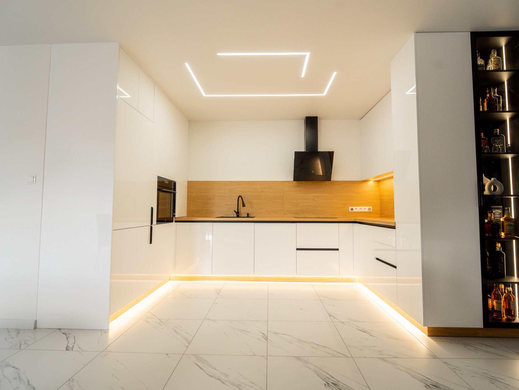 Biała kuchnia premium na wymiar