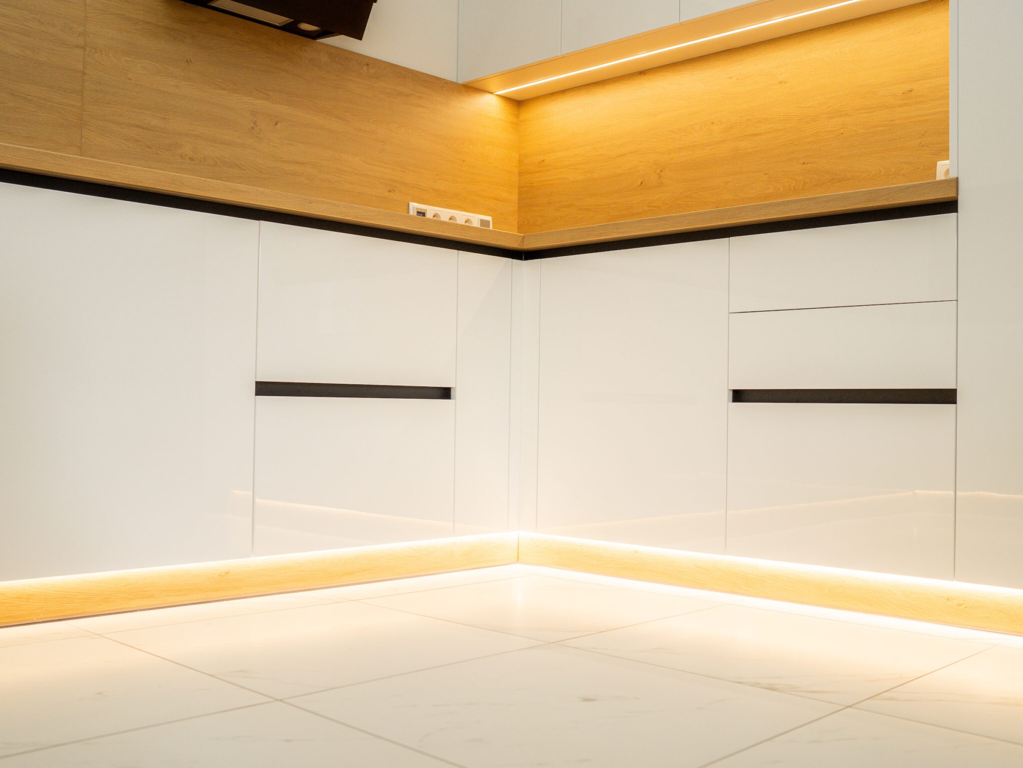 Biała kuchnia premium na wymiar